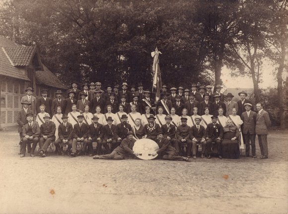 1925 schutzefest bei illies